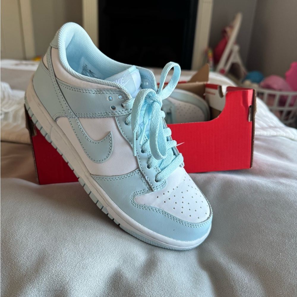 Nike Women's Athletic Shoes - Light Blue and White